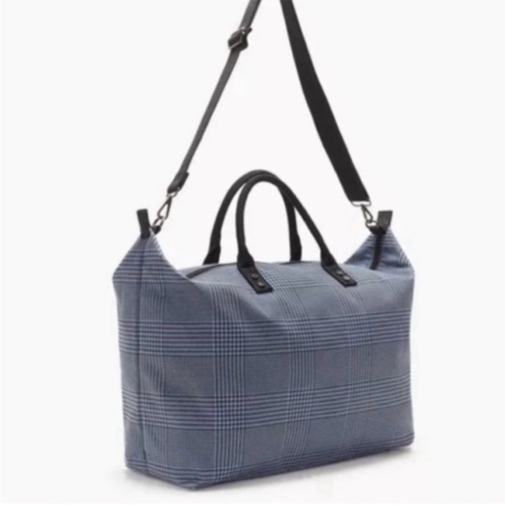 NWT Lulu Dharma Black
Houndstooth
Weekender Travel Bag - Picture 6 of 6
